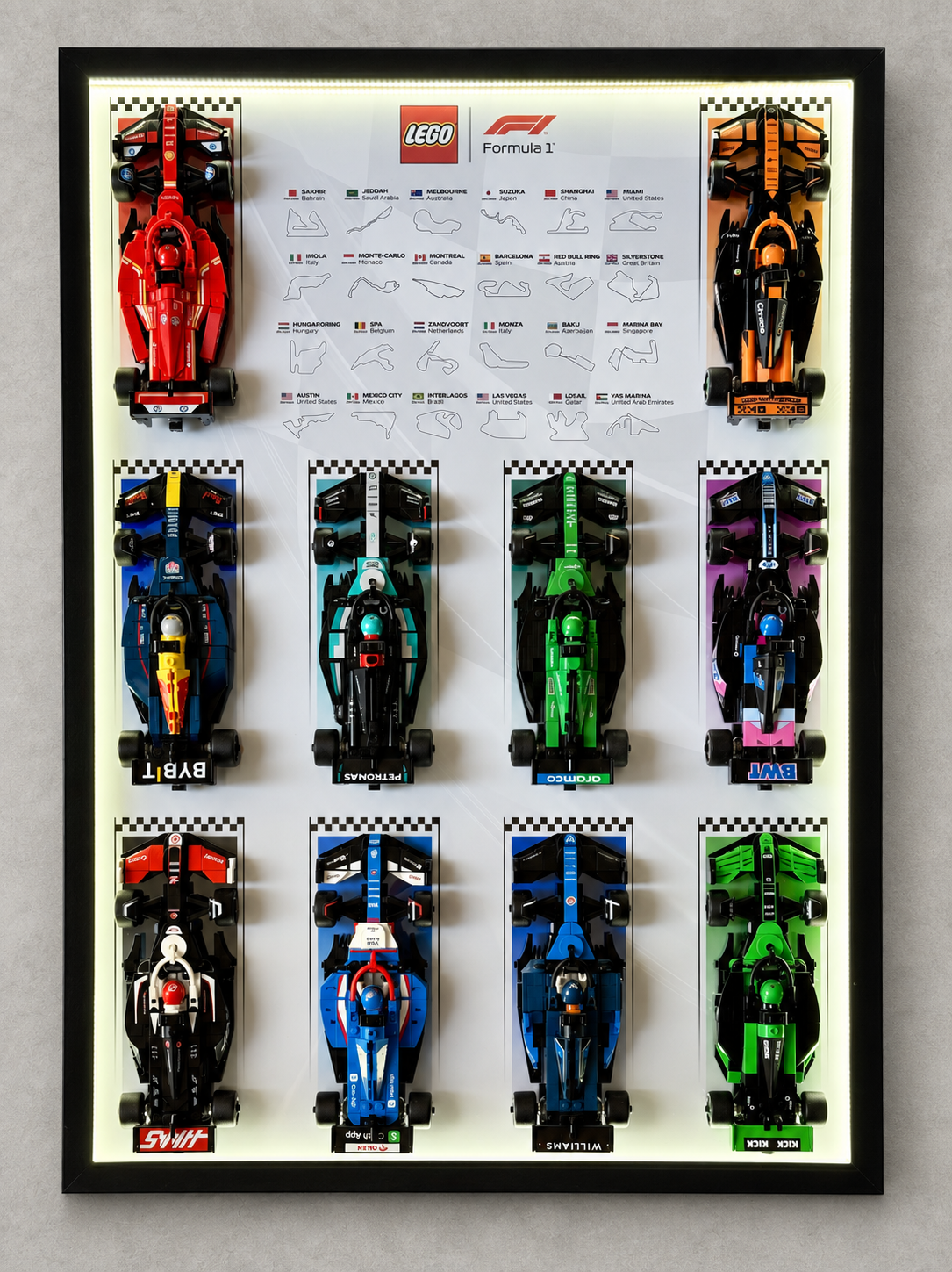 Cadre LED LEGO F1 Speed Champions, variante Blanc, vue de face éclairée