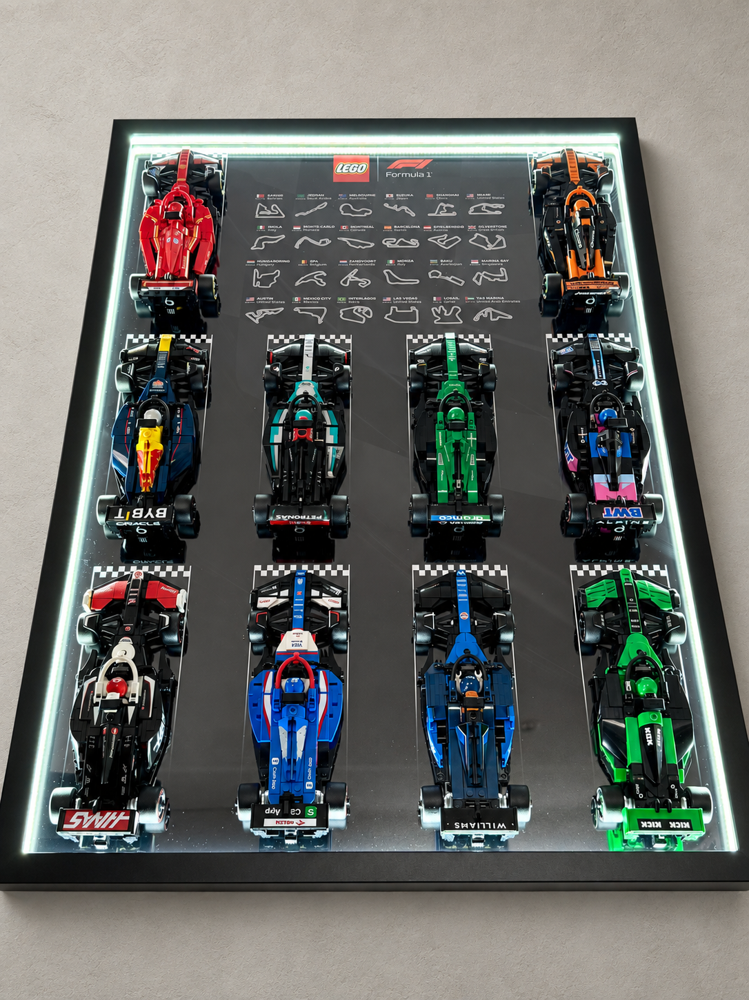 Cadre LED LEGO F1 Speed Champions, variante Noir, vue murale éclairée