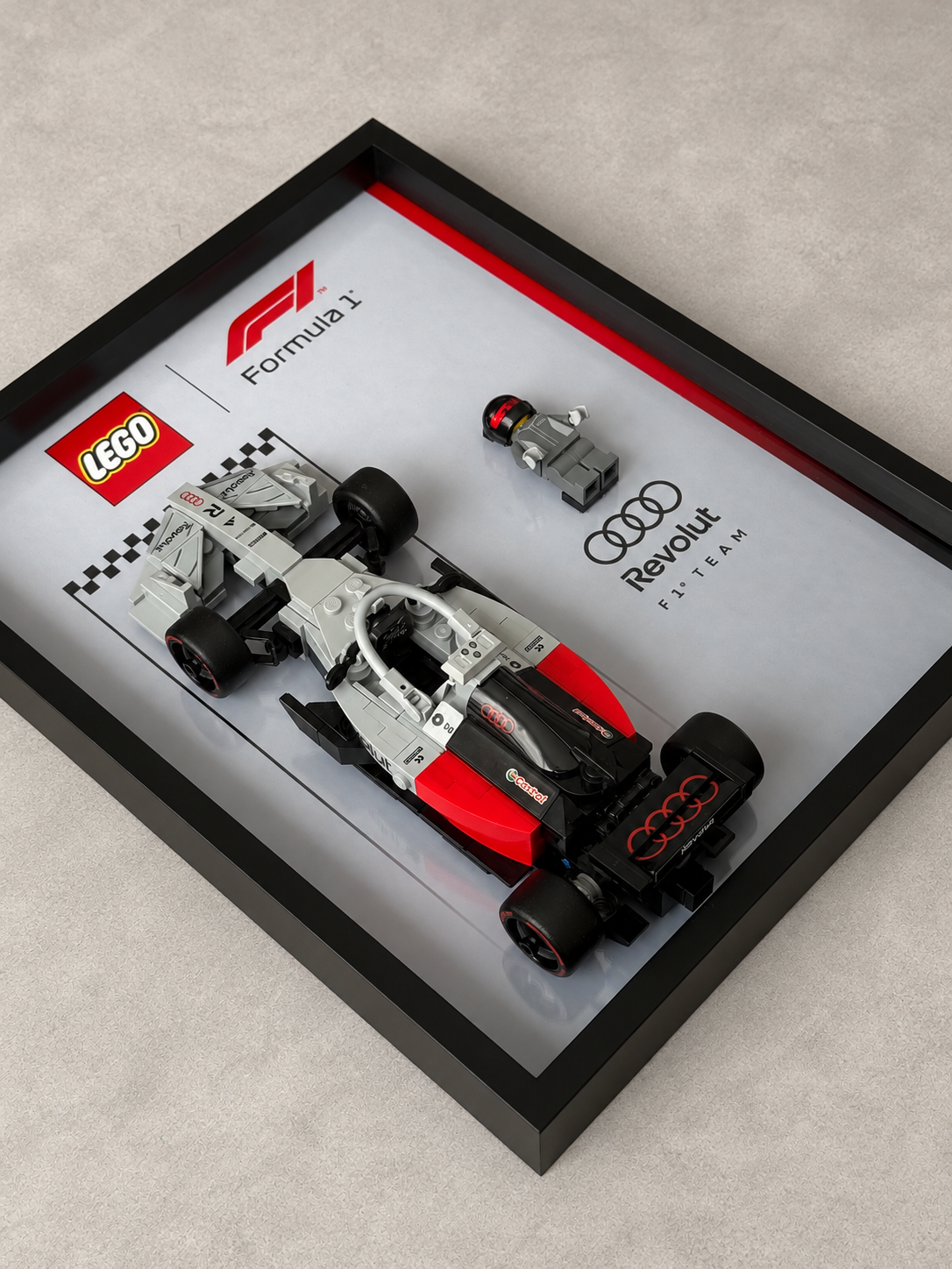 Cadre LEGO F1 Audi assemblé, vue inclinée